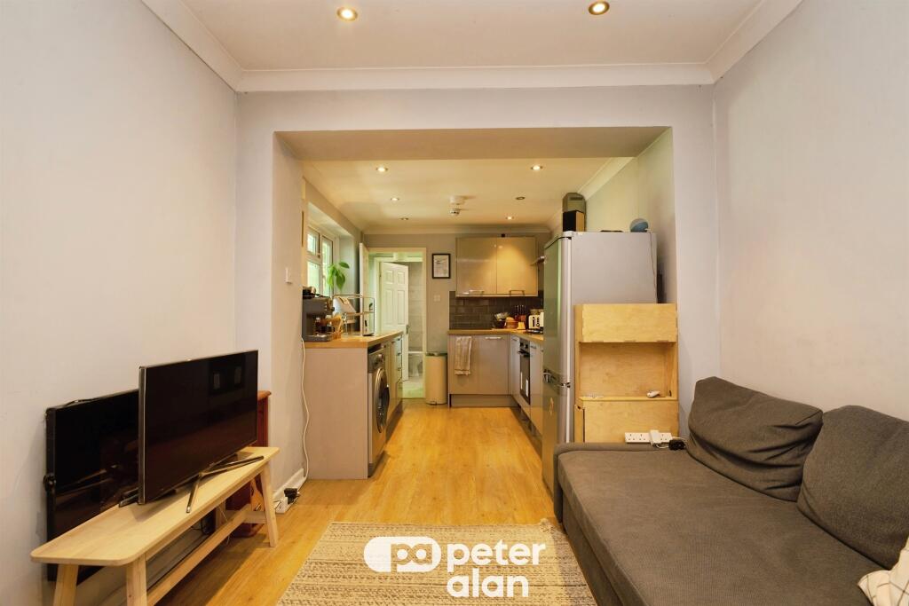 Apartment in Roath, Cardiff, Plasnewydd, Roath - View 5