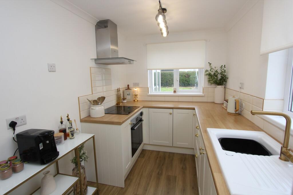 Pantycelyn Place, St. Athan, CF62 photo 4