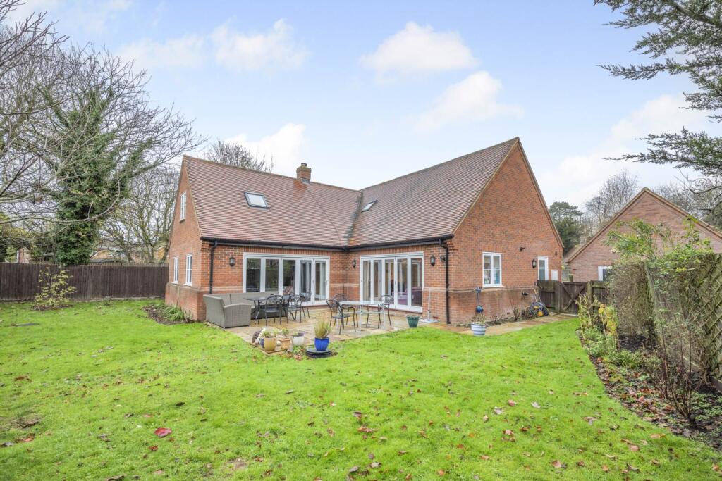 House in Aston Clinton, Buckinghamshire - More