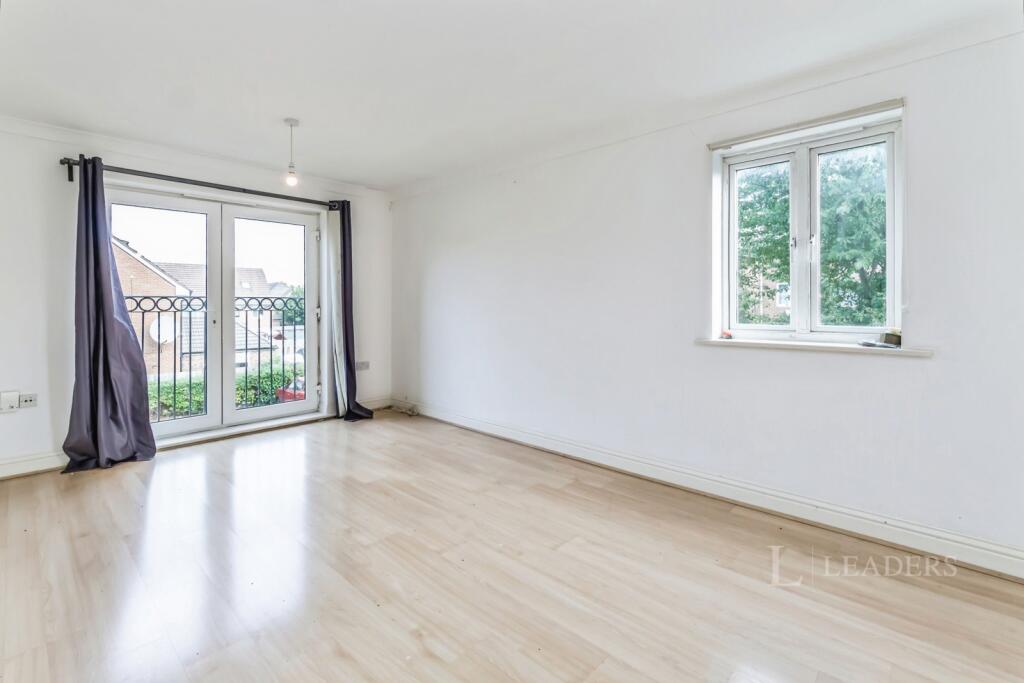 Apartment in Croydon - View 3
