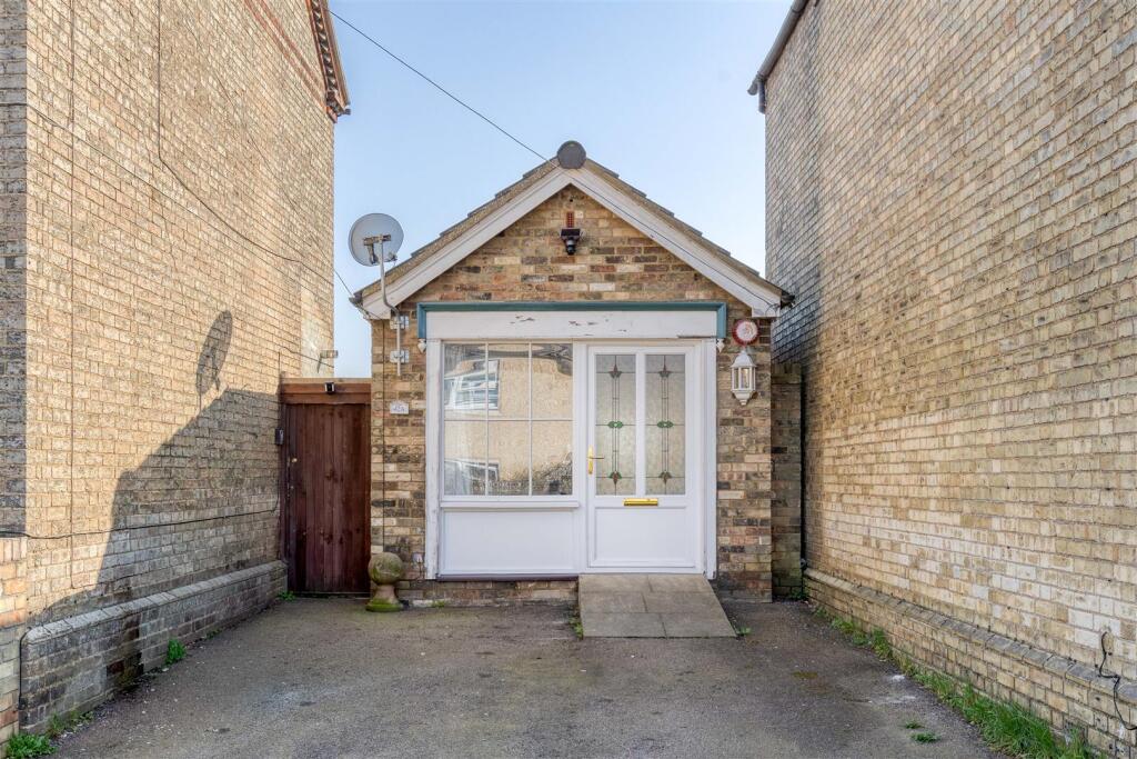 Main image of property: Regent Street, Stotfold, Hitchin