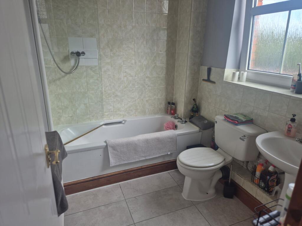 Apartment in Northampton - More