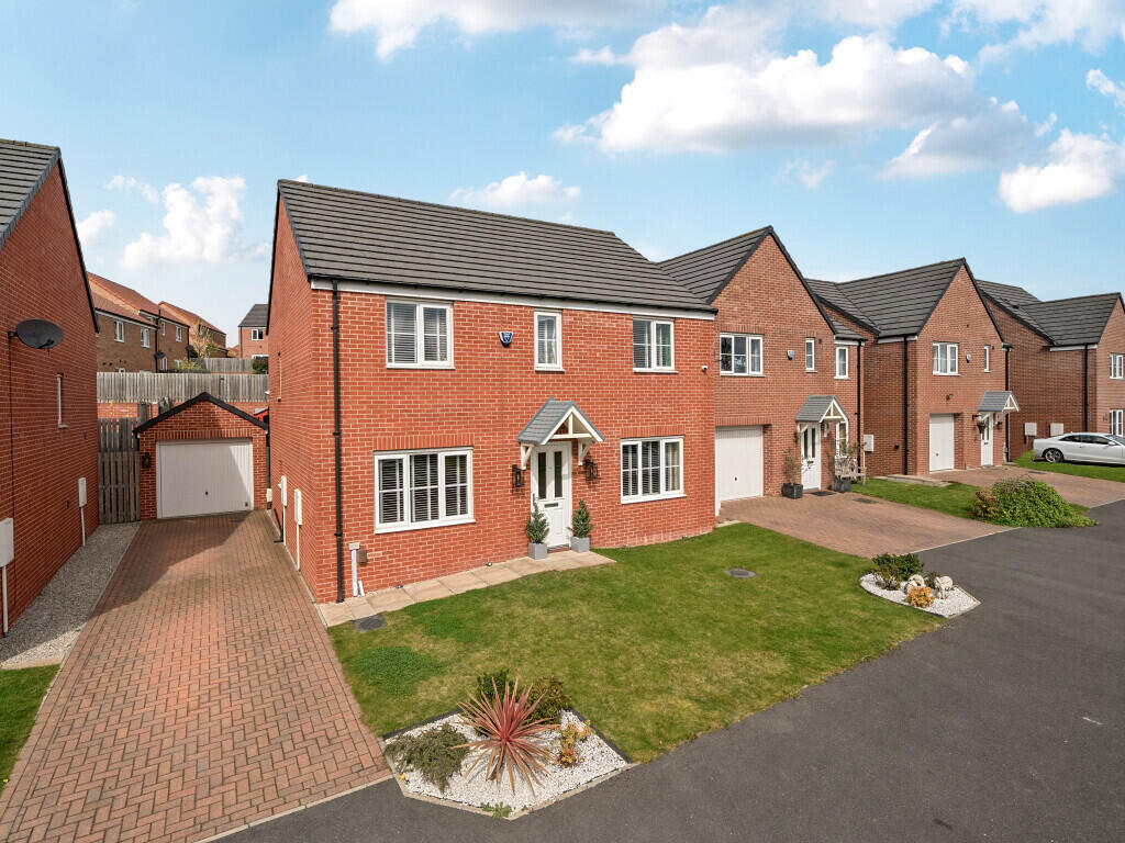 Main image of property: Rhubarb Hill, Wakefield, West Yorkshire
