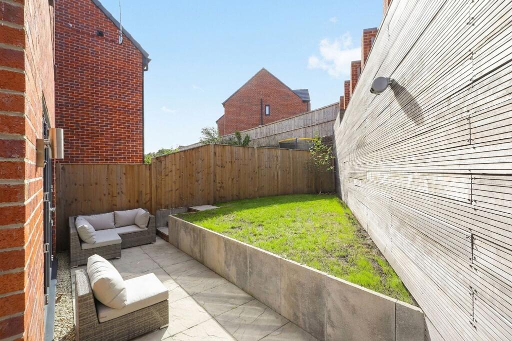 House in Sheffield, Hackenthorpe - View 5