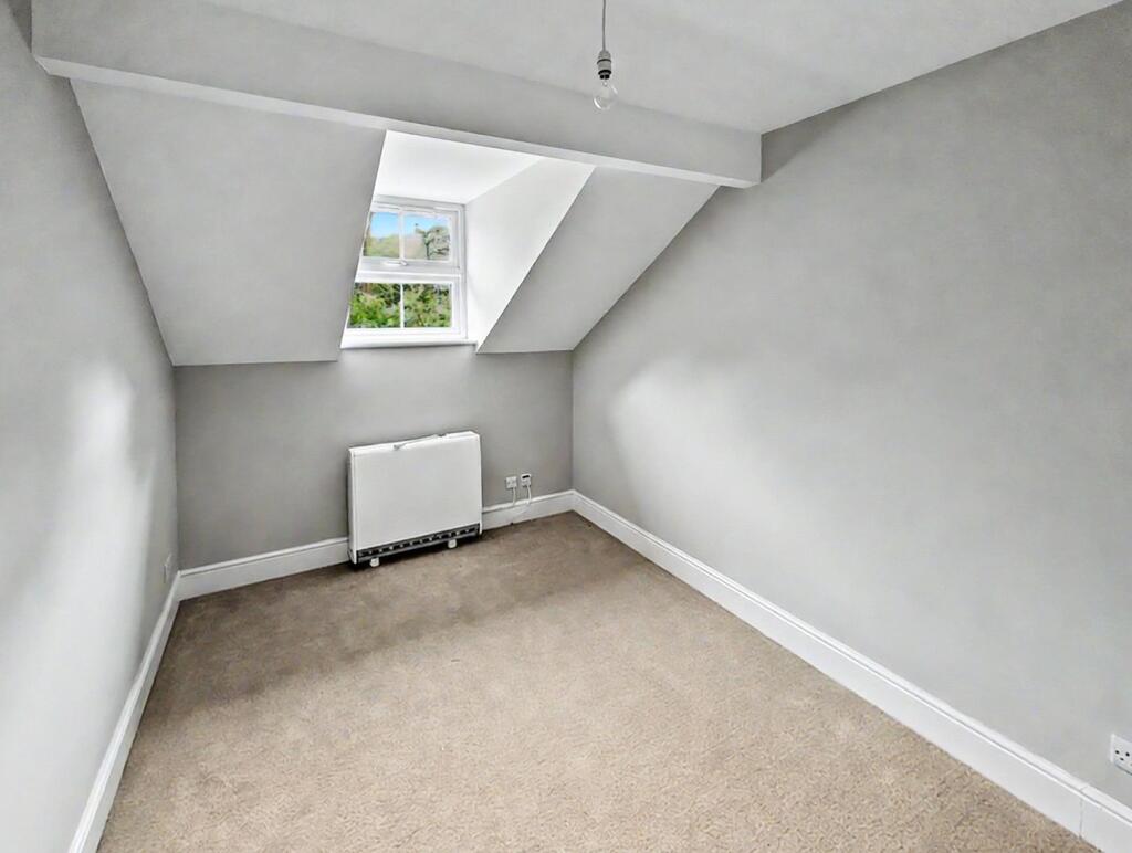 Apartment in Reading - View 4