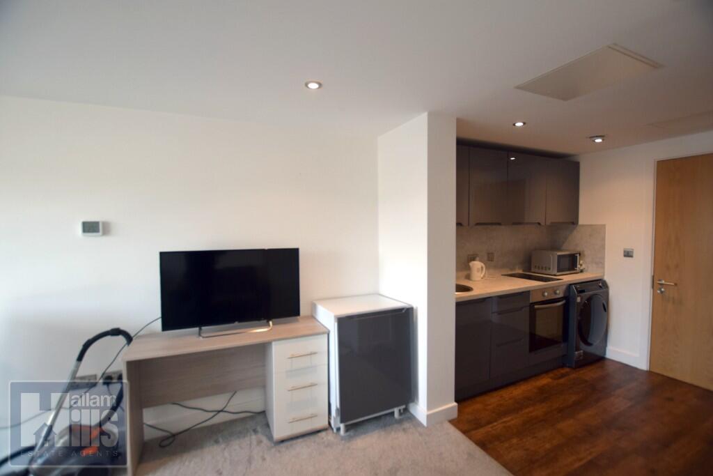 Studio flat for rent