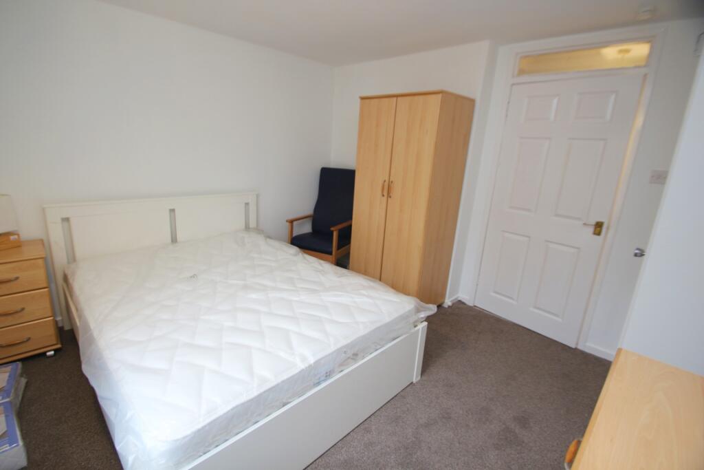 Apartment in Motherwell - View 5