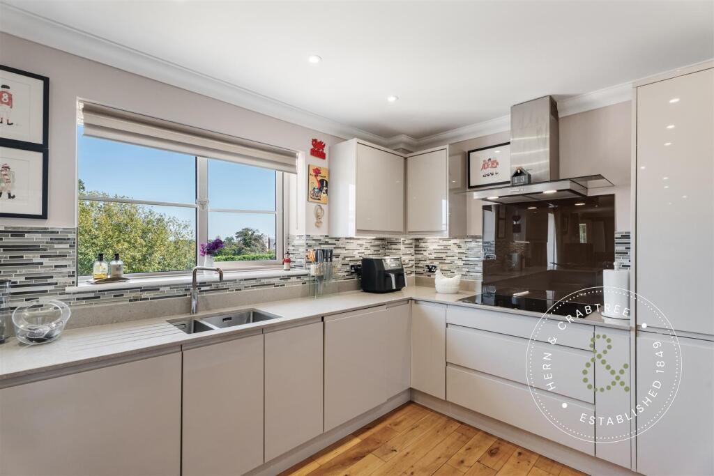 Apartment in Cardiff - More