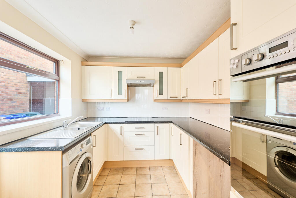 Java Crescent, Trentham, ST4 photo 4