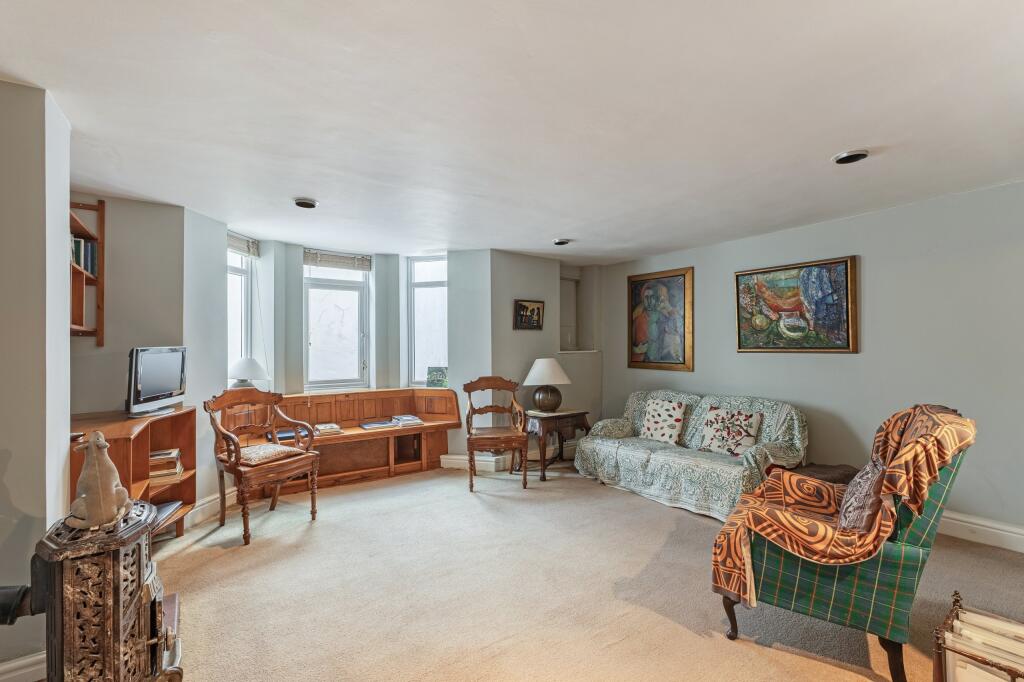 House in London - View 4