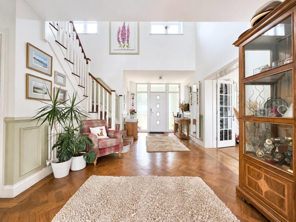 House in Heswall, Liverpool City Region - More