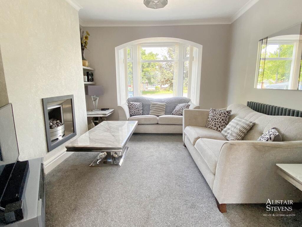 House in Oldham, Greater Manchester - View 4