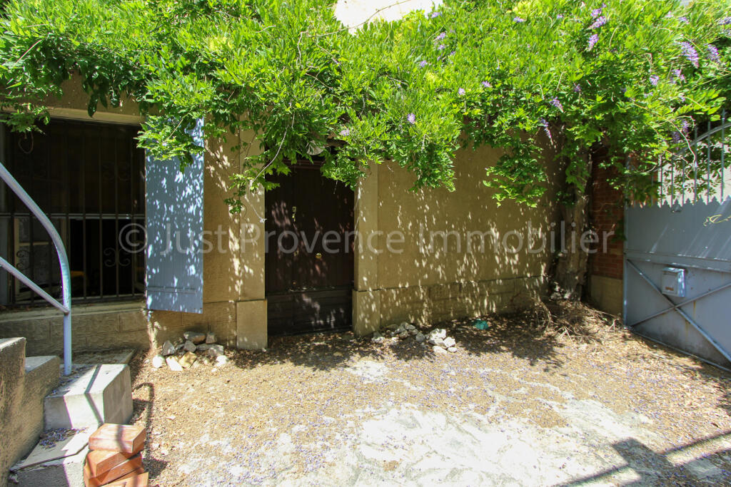 Main image of property: Provence-Alps-Cote d`Azur, Vaucluse, Caromb