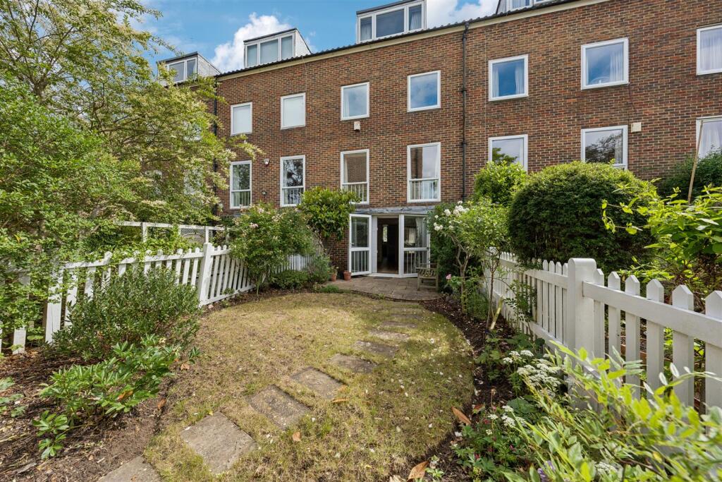 Main image of property: Chiswick Staithe, London, W4