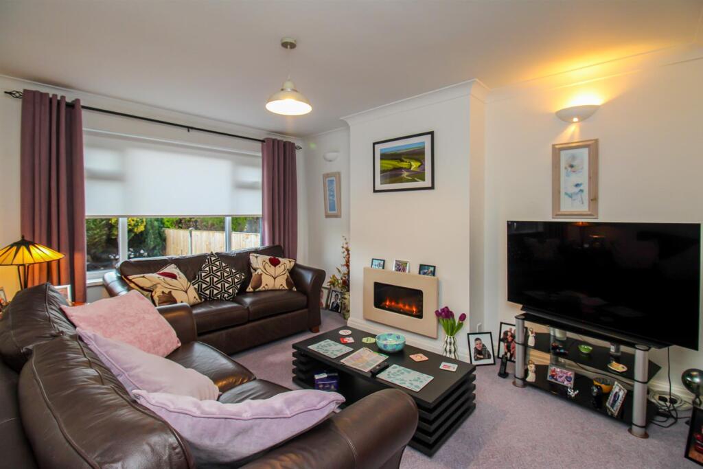 House in Wakefield - View 2
