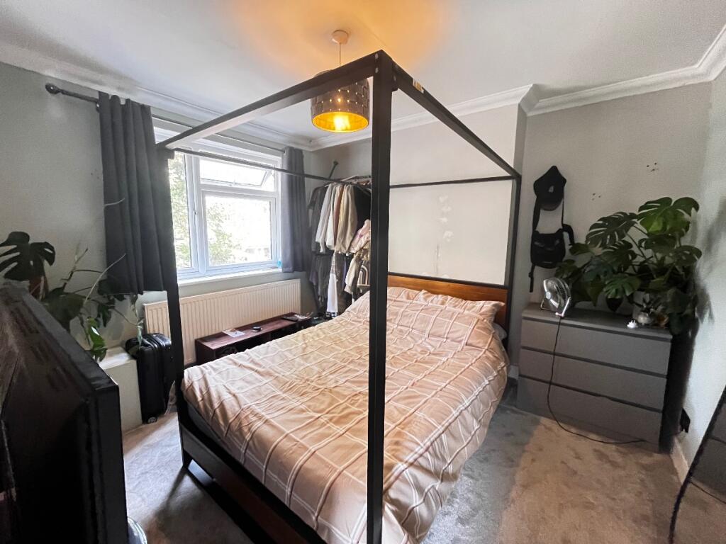 House in London - View 5