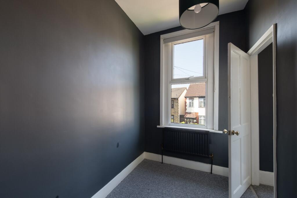 Apartment in London, Leytonstone - More