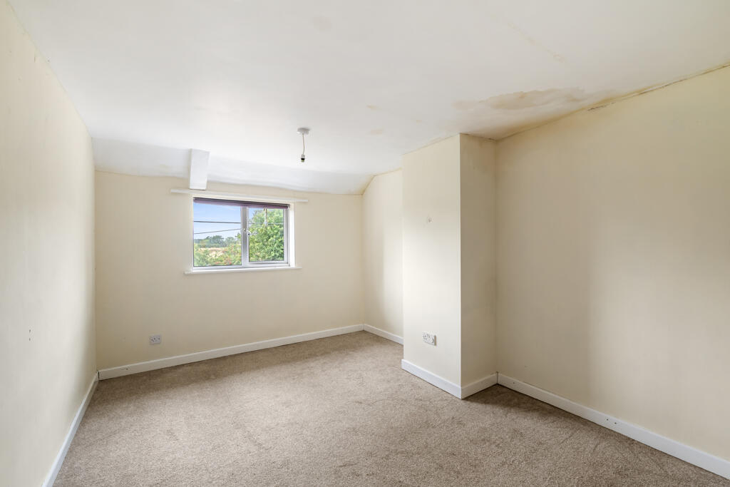 House in West Lindsey, Fenton CP - More