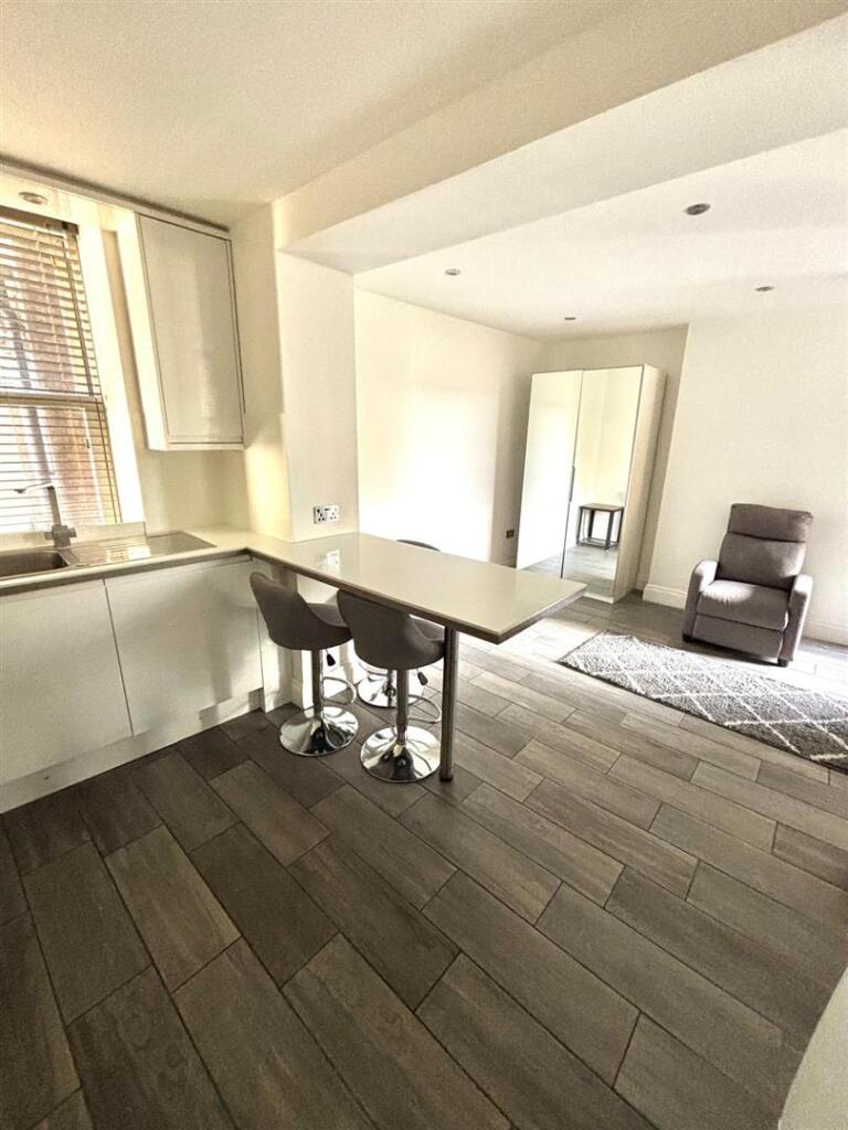 Apartment in Brighton - View 4