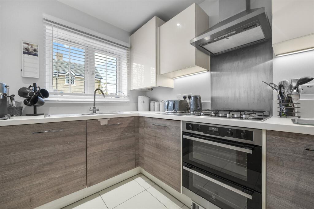 House in Woking, Brookwood - View 2