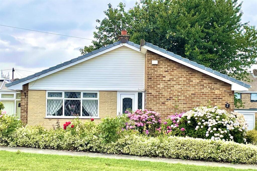 3-bed detached on Pinfold Drive, Crofton, £325,000