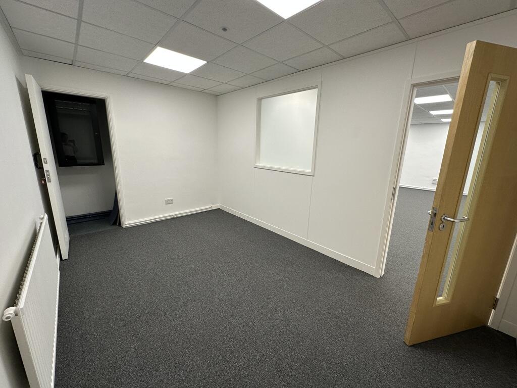 Photo 12