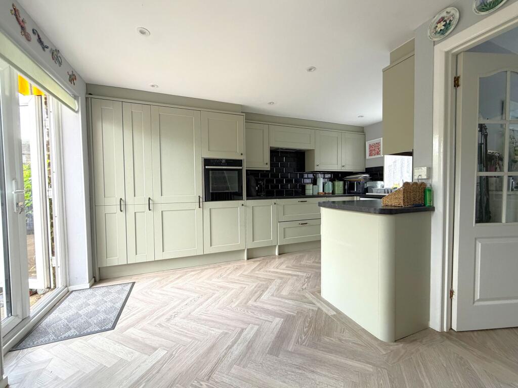 Ryde Lands, Cranleigh, GU6 photo 2