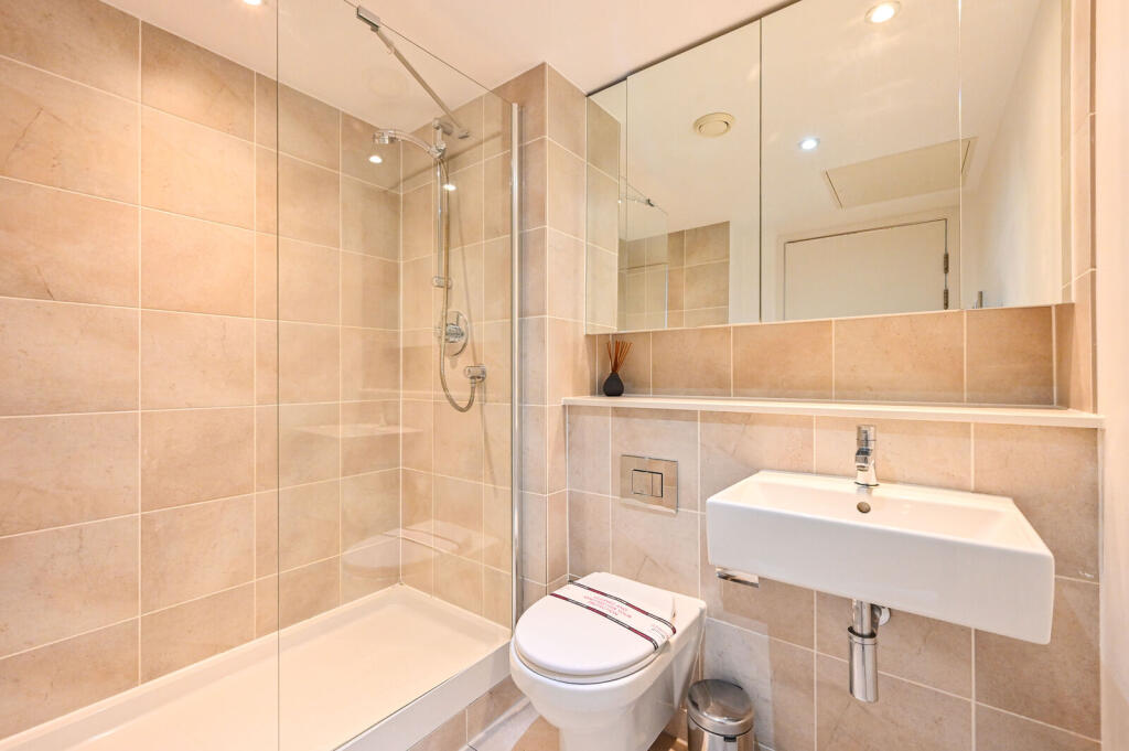 Apartment in London - More