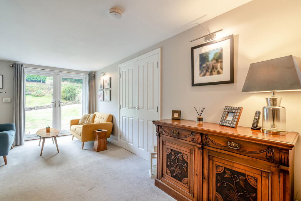 House in Huddersfield - View 4