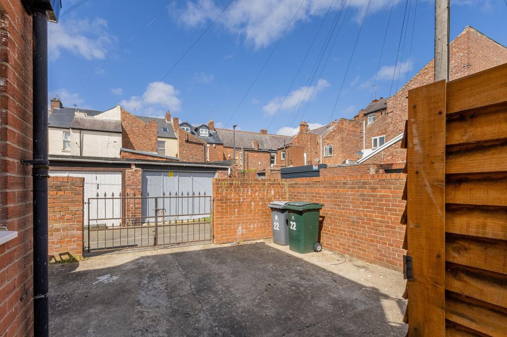 Apartment in North Tyneside, North East - View 3