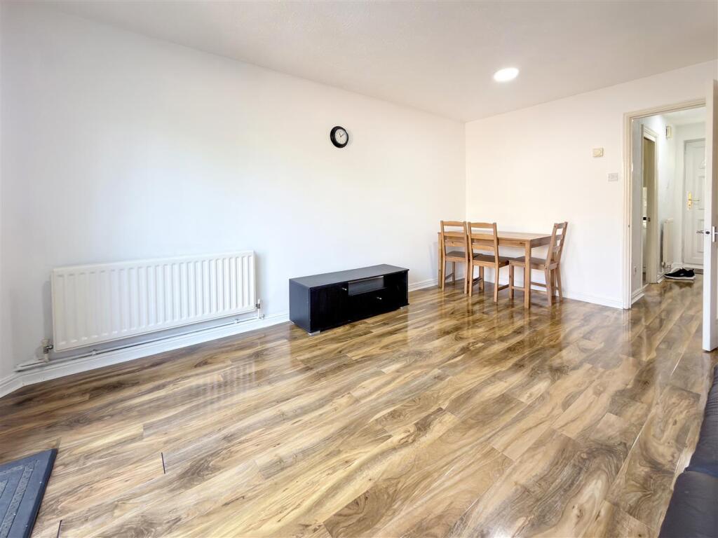 House in Twickenham - View 3