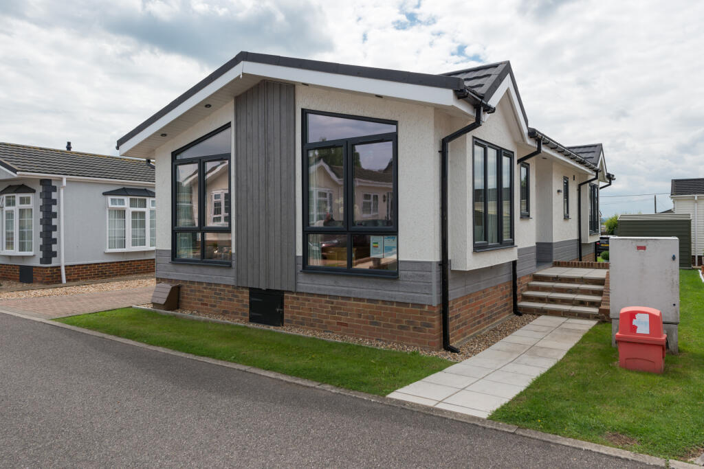 2-bed caravan on Beach Court Park, Faversham Road, Whitstable, £245,000