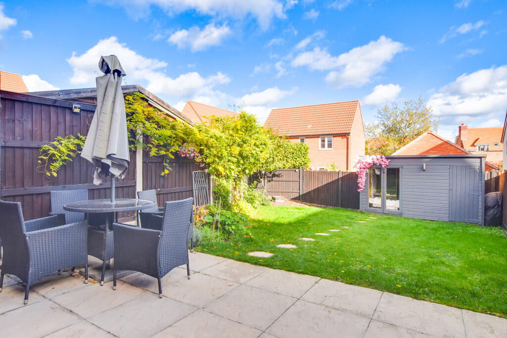 Ainsworth Drive, Felsted photo 3