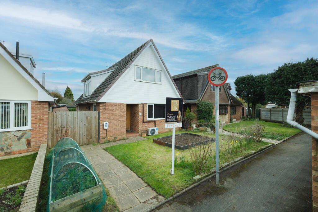2-bed detached on Burlish Close, Stourport-on-severn, DY13, £250,000