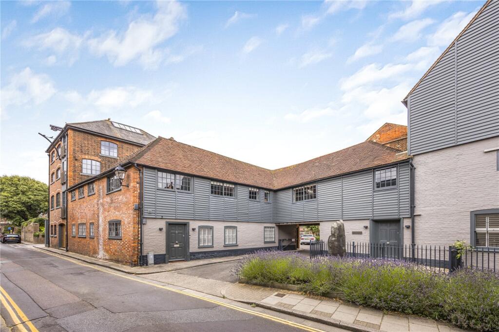 2-bed flat on Little London, Chichester, West Sussex, PO19, £895,000