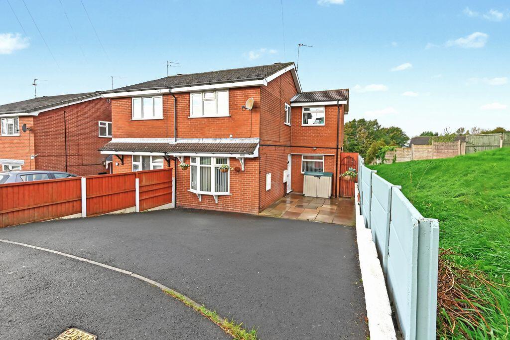 3-bed semi-detached on Powy Drive, Kidsgrove, Stoke-On-Trent, £199,950
