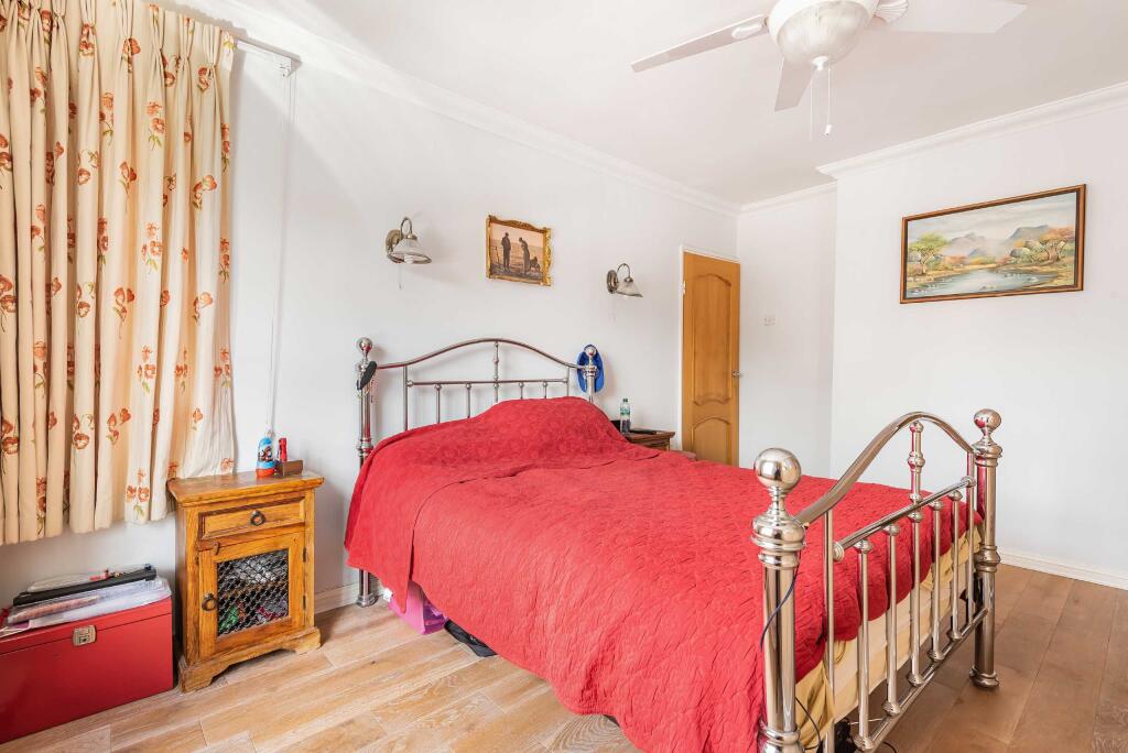 House in London - View 5