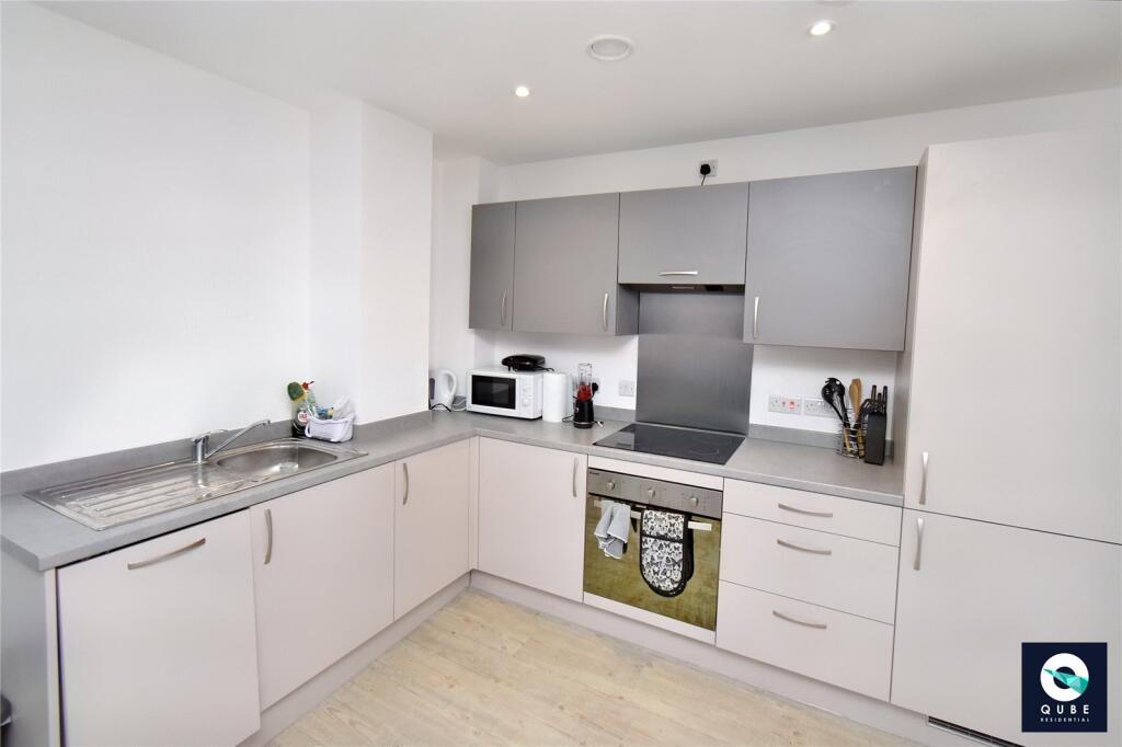 Apartment in Salford, Greater Manchester - View 3