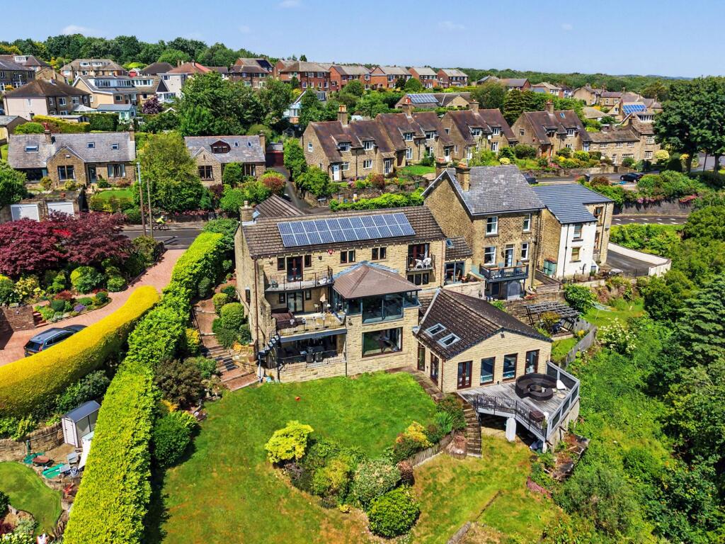 Meltham Road, Netherton, Huddersfield photo 4