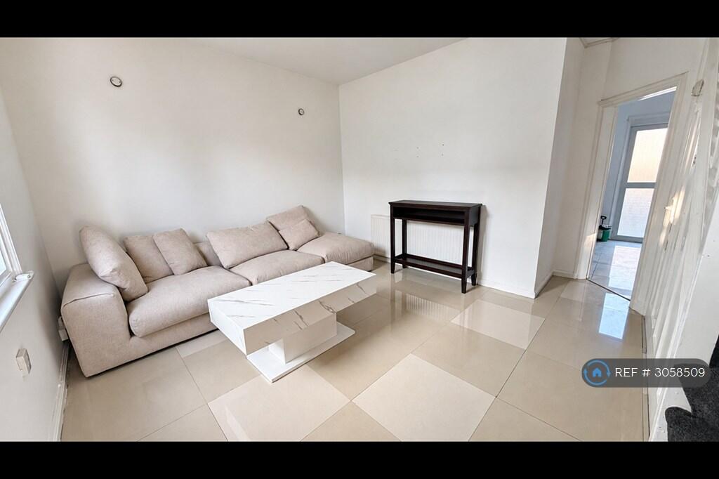 House in London - View 3