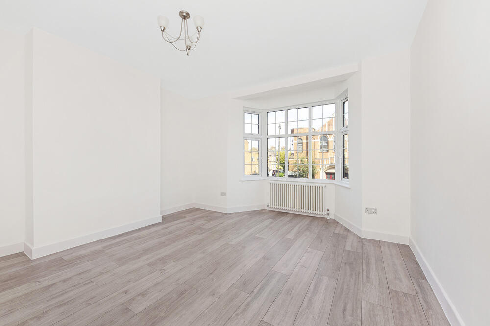 Main image of property: Worple road, SW20: 3 bed 1 rec 1 bath 