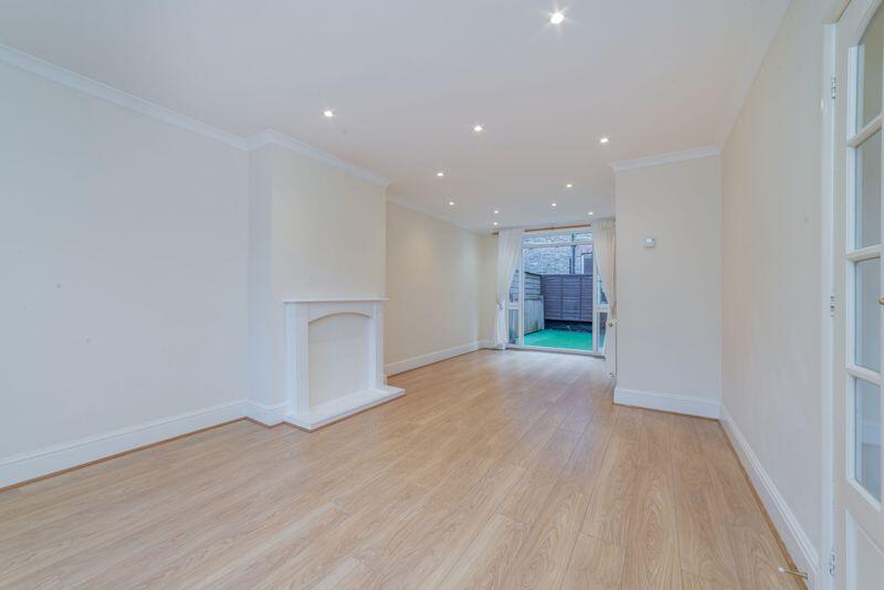 3 bedroom town house for rent