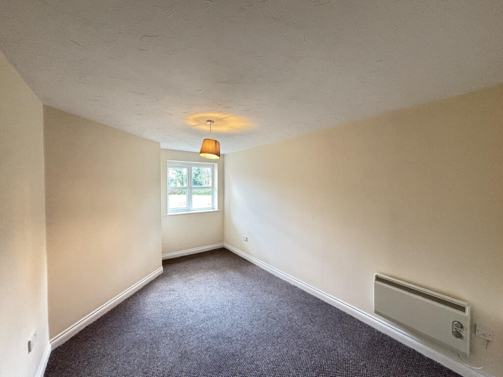 Apartment in Preston - View 4