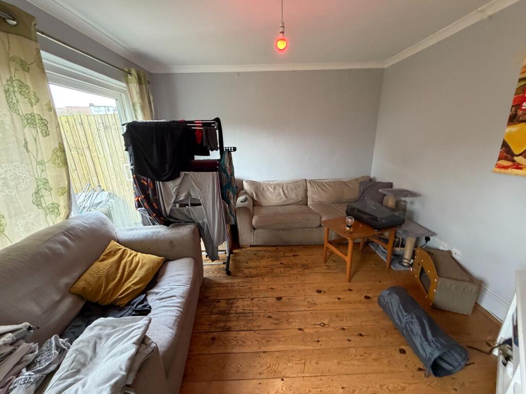 6 bedroom terraced house for rent