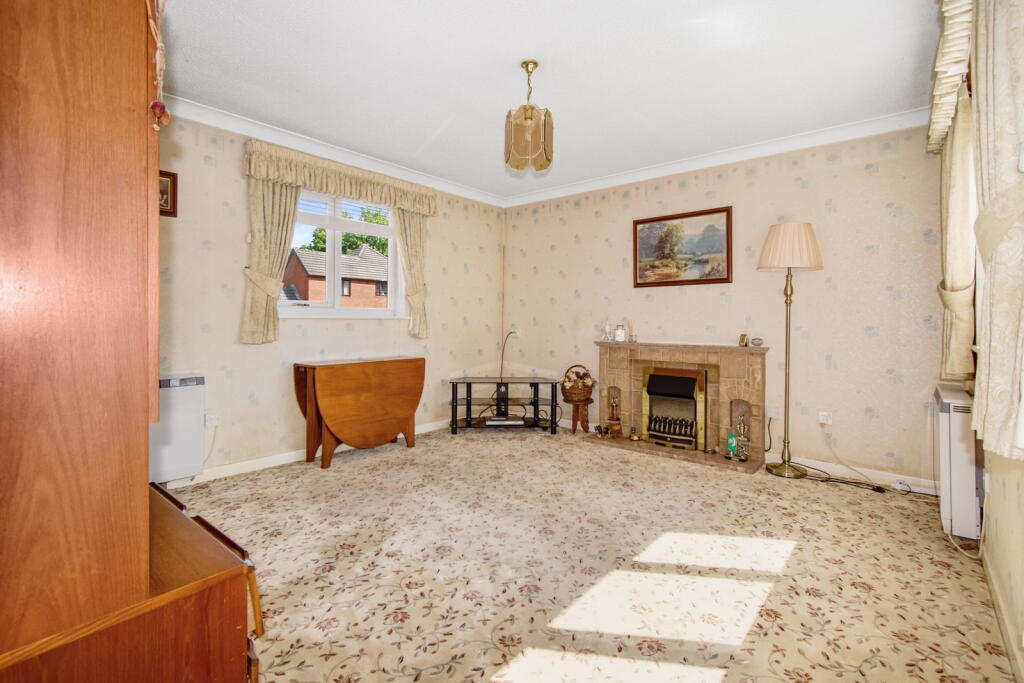 Kings Court, Leyland, PR25 2SF - View 2