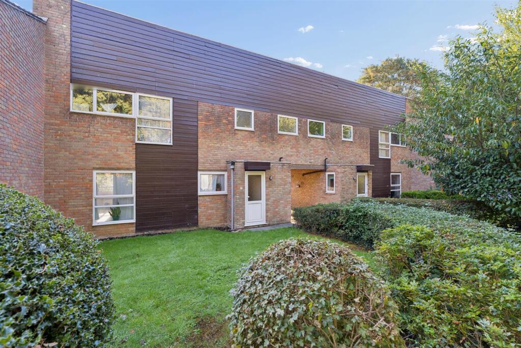 Main image of property: Foxbury, New Ash Green