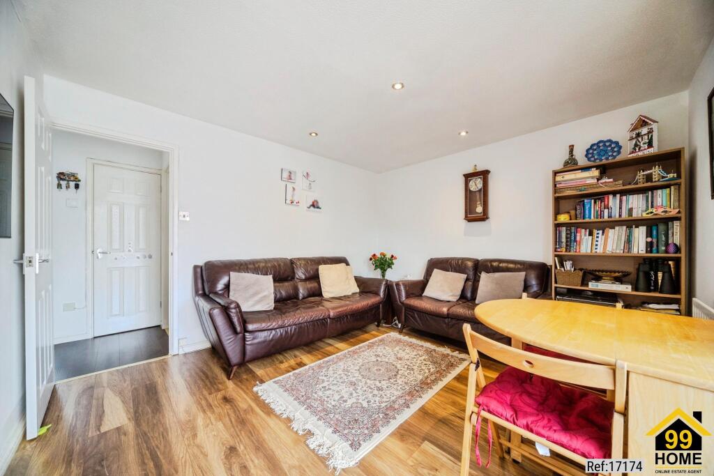House in Milton Keynes, Furzton - View 5