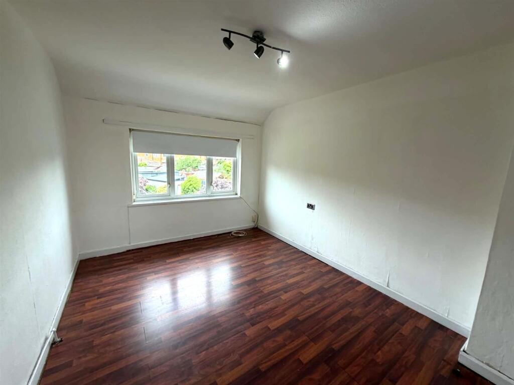 Apartment in Birmingham, Warstock - View 2