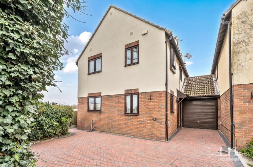 Main image of property: Elm Park Avenue, Hornchurch
