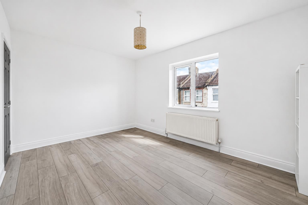 House in London, Benhilton - View 5